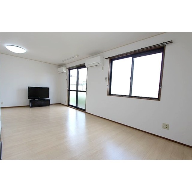 居室・リビング　ＬＤＫ１３．５帖