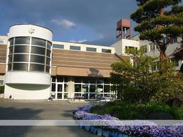 小学校　松本市小学校岡田小学校（小学校）まで439m