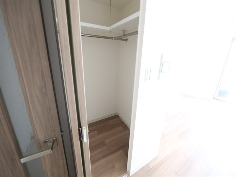 収納　ウォークインクローゼット（収納充実してます）