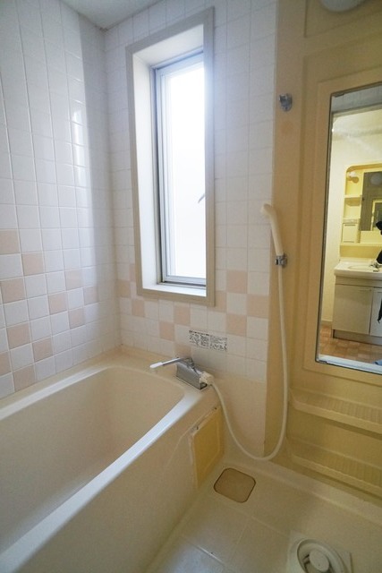 バス・シャワールーム　参考画像　同建物別部屋