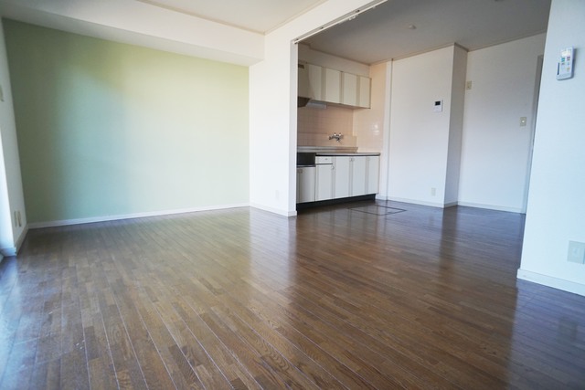 居室・リビング　参考画像　同建物別部屋