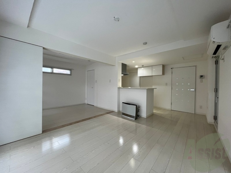 居室・リビング　広くてキレイなお部屋が広がっていて、充実した生活が送れそう。