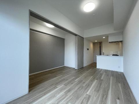 居室・リビング　室内