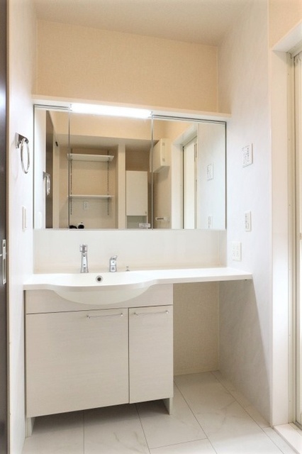 洗面設備　洗髪洗面化粧台