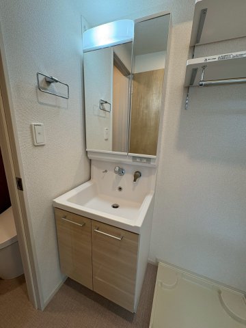 洗面設備　スペースが確保できる洗面所です