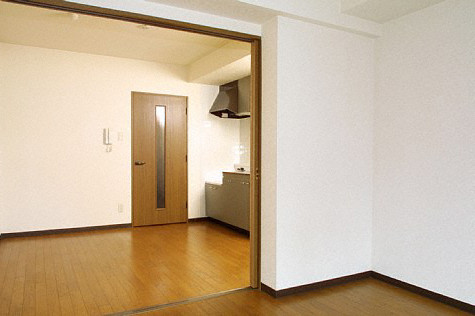 居室・リビング　白を基調としたキレイな内装のお部屋です！