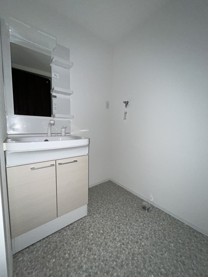 洗面設備　※掲載写真は同マンション参考写真となります。現状と相違する場