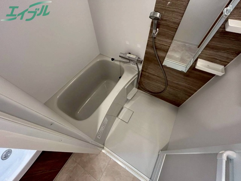 バス・シャワールーム　反転タイプ参考写真