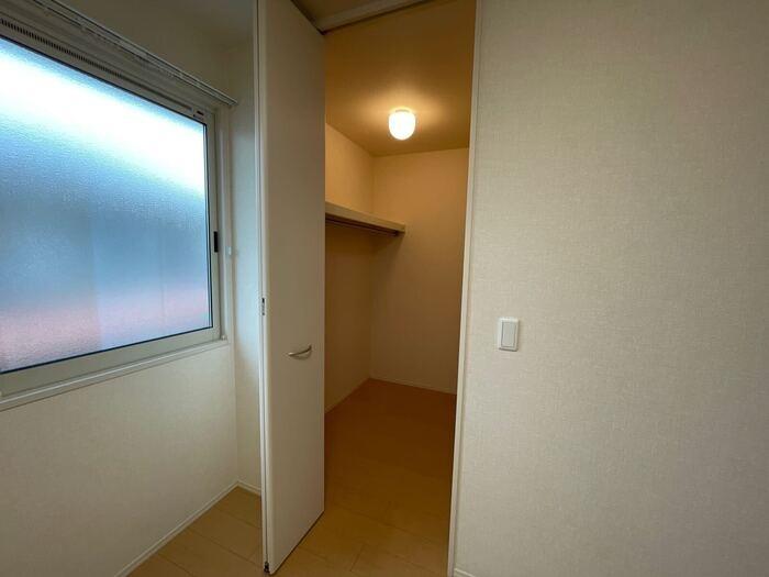 収納　ウォークインクローゼット