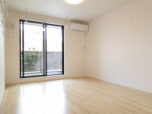 居室・リビング　写真は201号室です（参考）