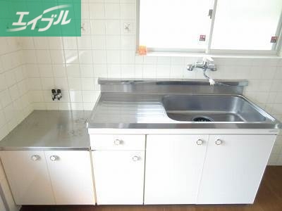 キッチン　窓あり