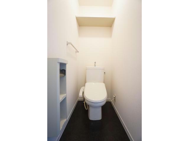 トイレ　温水洗浄便座