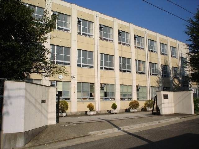 中学校　名古屋市立川名中学校（中学校）まで686m