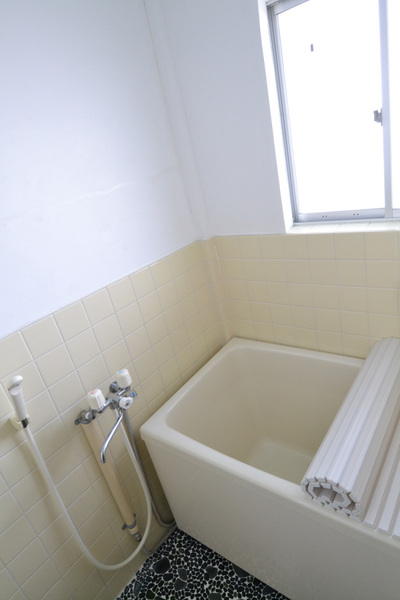 バス・シャワールーム　足し湯機能付き・窓有り