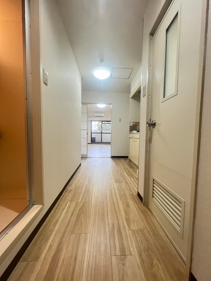 玄関　※ほかのお部屋の写真です。