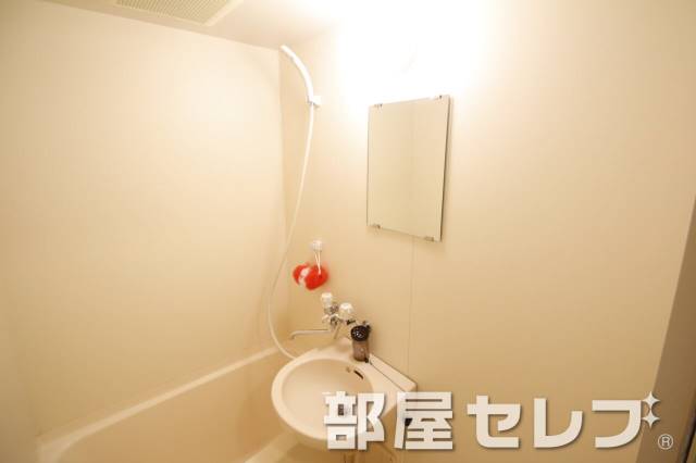 洗面設備　浴室洗面。他号室の写真です。