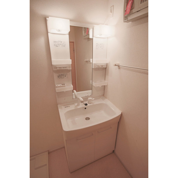 洗面設備　同じ建物の別のお部屋