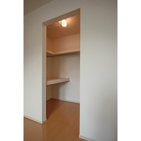 収納　同じ建物の別のお部屋