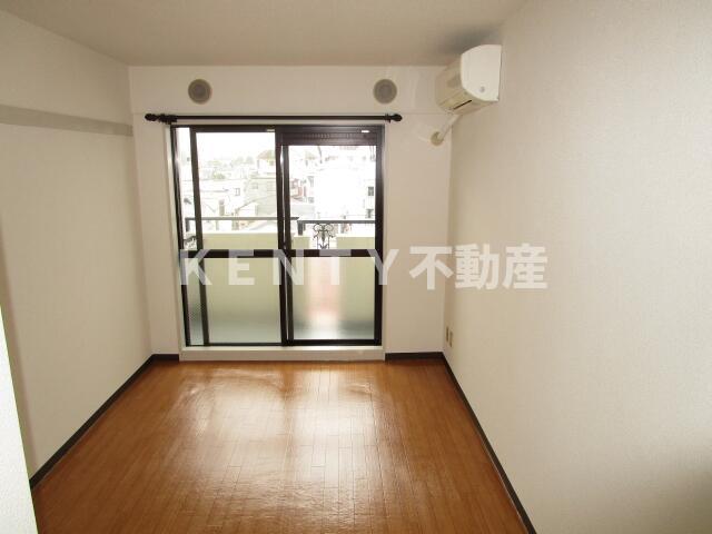 居室・リビング　居間です