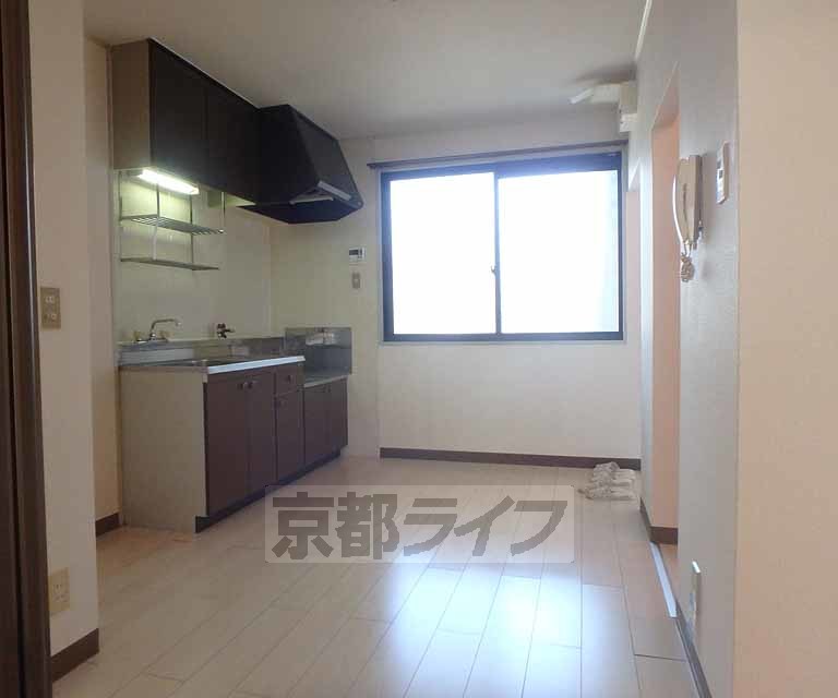 居室・リビング　お手ごろ価格のハイツです