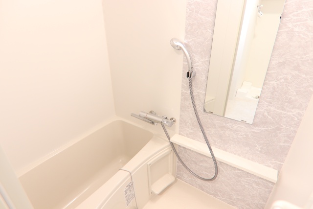 バス・シャワールーム　※別室の参考写真の為、現況優先です。