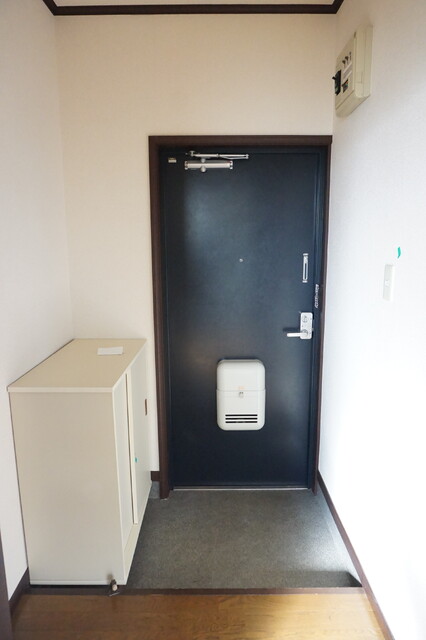 玄関　下駄箱のある玄関