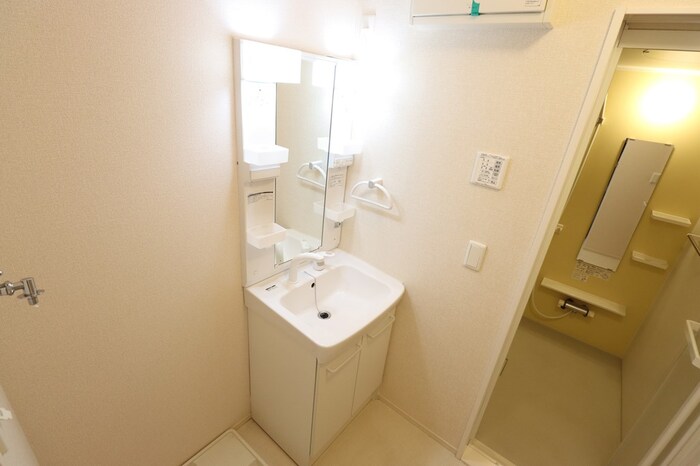 洗面設備　洗髪洗面化粧台