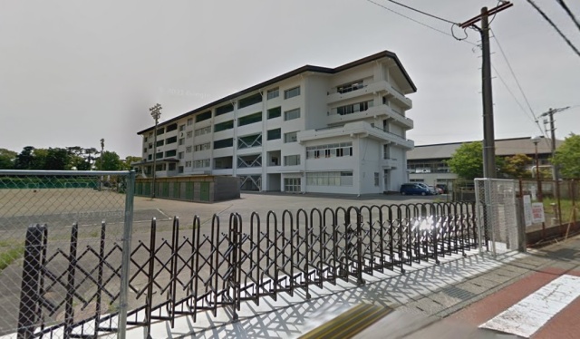 中学校　焼津市立焼津中学校（中学校）まで847m