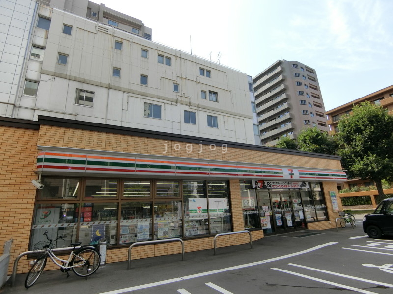 コンビニ　セブンイレブン札幌北2条西13丁目店（コンビニ）まで484m