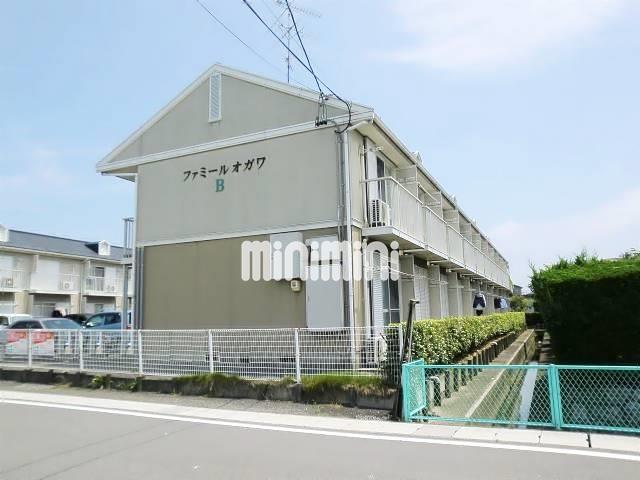 建物外観　閑静な住宅街に立つシックな外観。