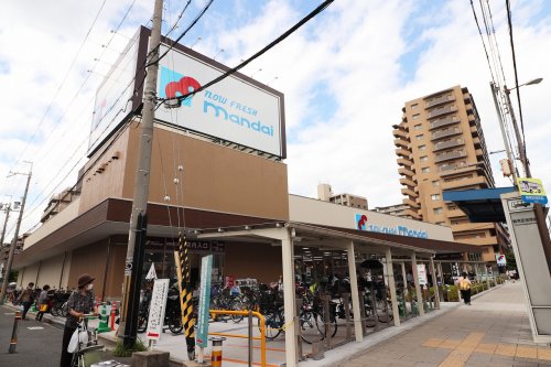 スーパー　万代鶴見諸口店（スーパー）まで638m