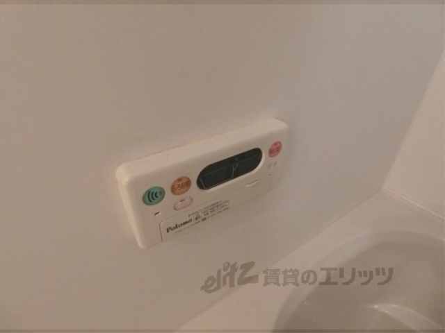 その他設備　給湯器リモコン