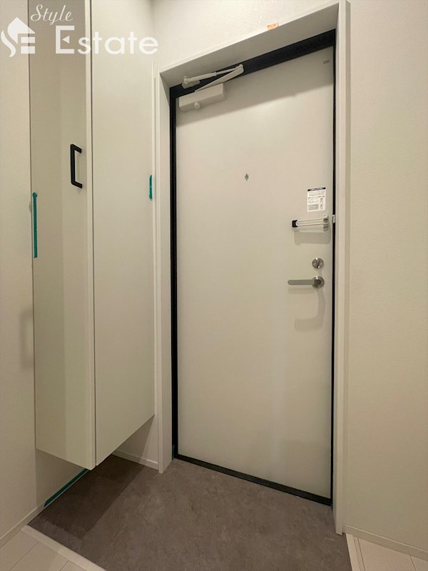 玄関　同仕様内装