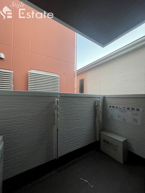 バルコニー　同仕様内装