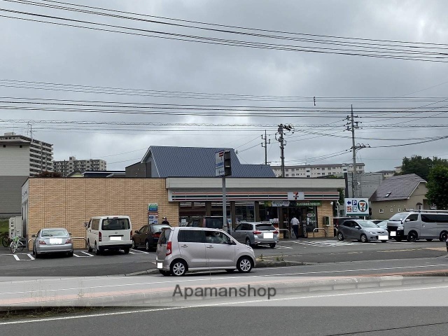 コンビニ　セブンイレブン（コンビニ）まで81m