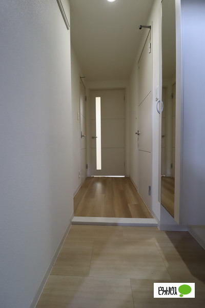 玄関　※反転タイプのお写真です。