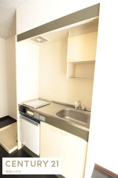 キッチン　ミニ冷蔵庫・1口IH完備です♪