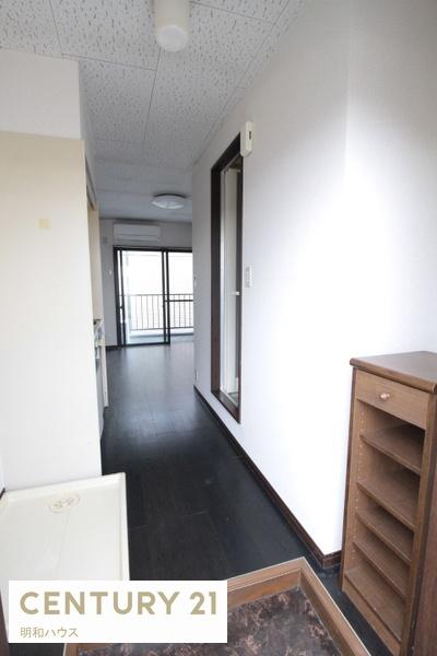 その他部屋・スペース　玄関から室内です！