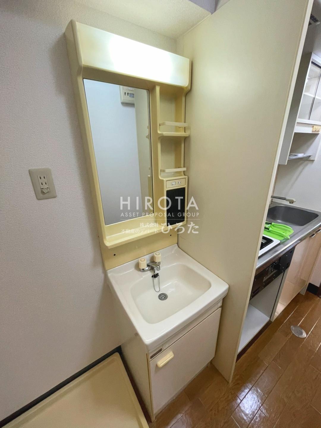 洗面設備　※モデルルーム写真の為、入居時家具・備品等はついてきません※