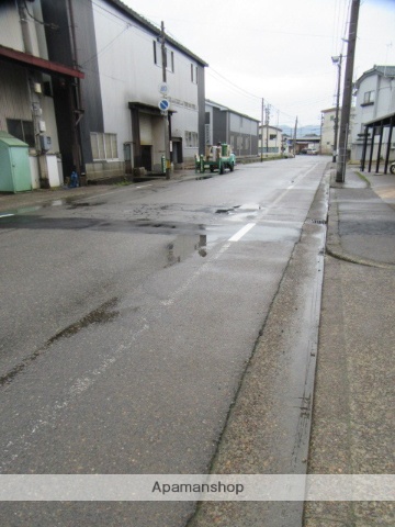 その他　前面道路（その他）まで0m