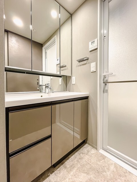 洗面設備　※写真は同タイプ住戸です。