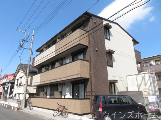 建物外観　軽量鉄骨造３階建てハイツ！