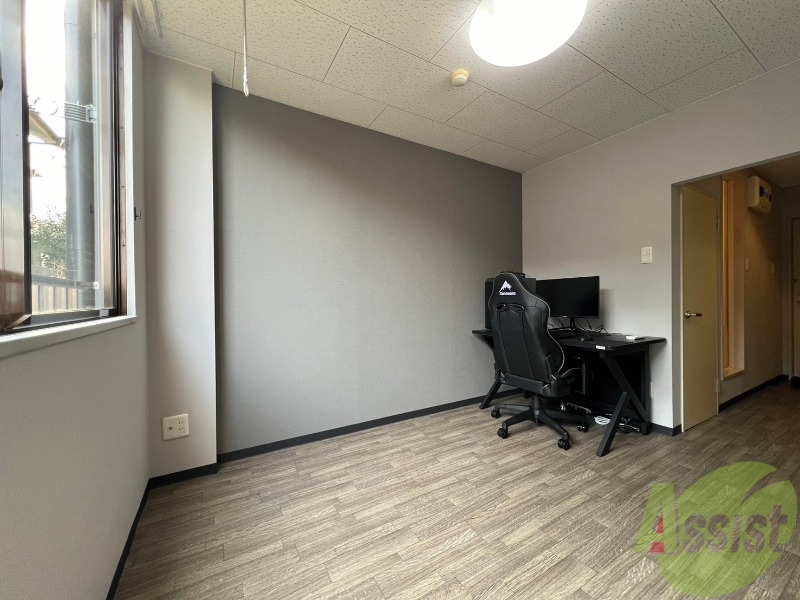 その他部屋・スペース　洋室を別の角度から撮影してみました。日当たりがよさそうです。