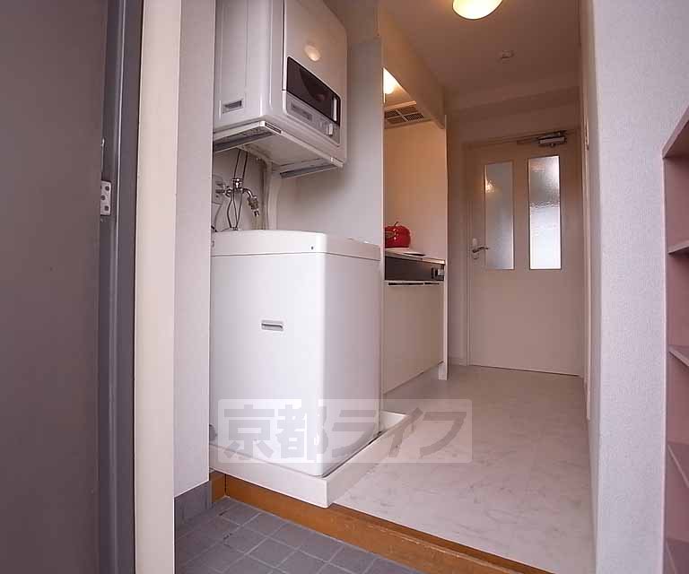 その他部屋・スペース　圧迫感のない廊下です。