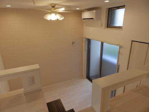 居室・リビング　室内