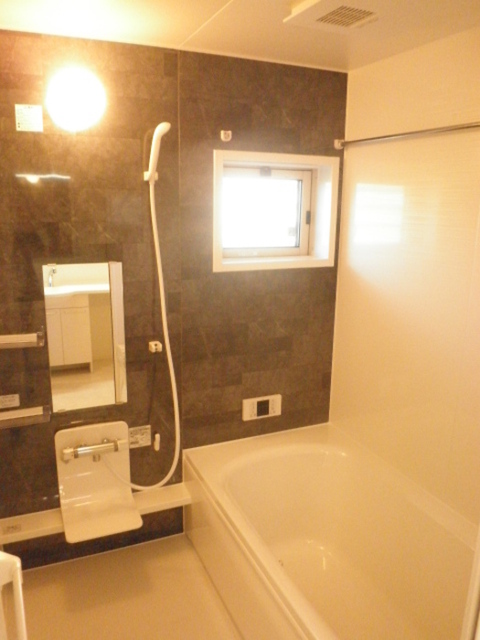 バス・シャワールーム　浴室換気乾燥機付き１坪風呂