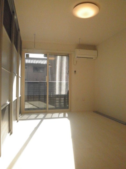 居室・リビング　居室照明・エアコン・室内物干付きＬＤＫ