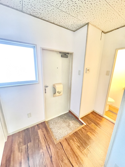 玄関　※同系タイプ