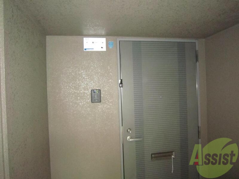 セキュリティ　もしもし、来客の確認は必ずしてからドアを開けてくださいね