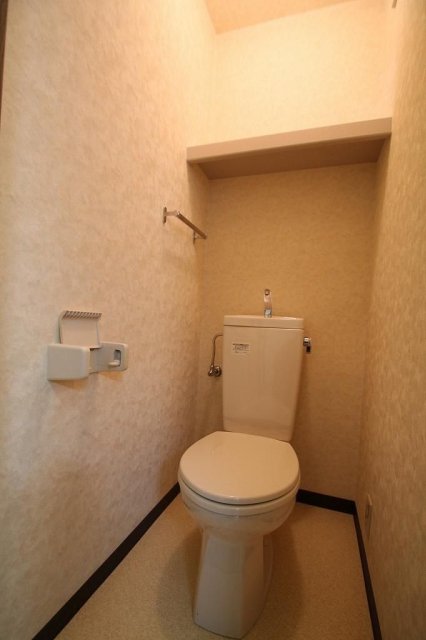 トイレ　※写真は別室です